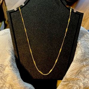 Vintage gold classy necklace